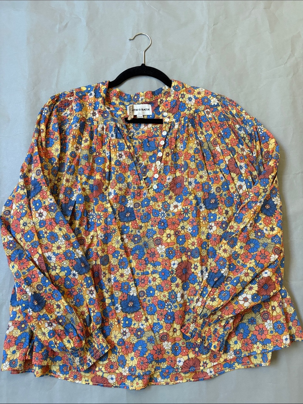 Antik Batik Floral Button-Front Blouse in Multicolor. Size small.